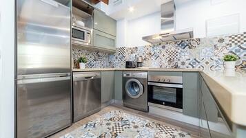 Fridge, microwave, oven, dishwasher