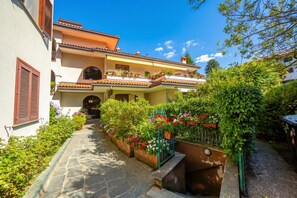 Familie appartement, meerdere slaapkamers (Appartamento Gaya Stresa Center) | Ingang accommodatie