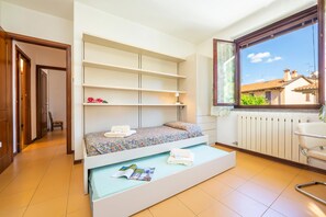 Family Apartment, Multiple Bedrooms (Appartamento Gaya Stresa Center) - Appartamento Gaya Stresa Center (Stresa)