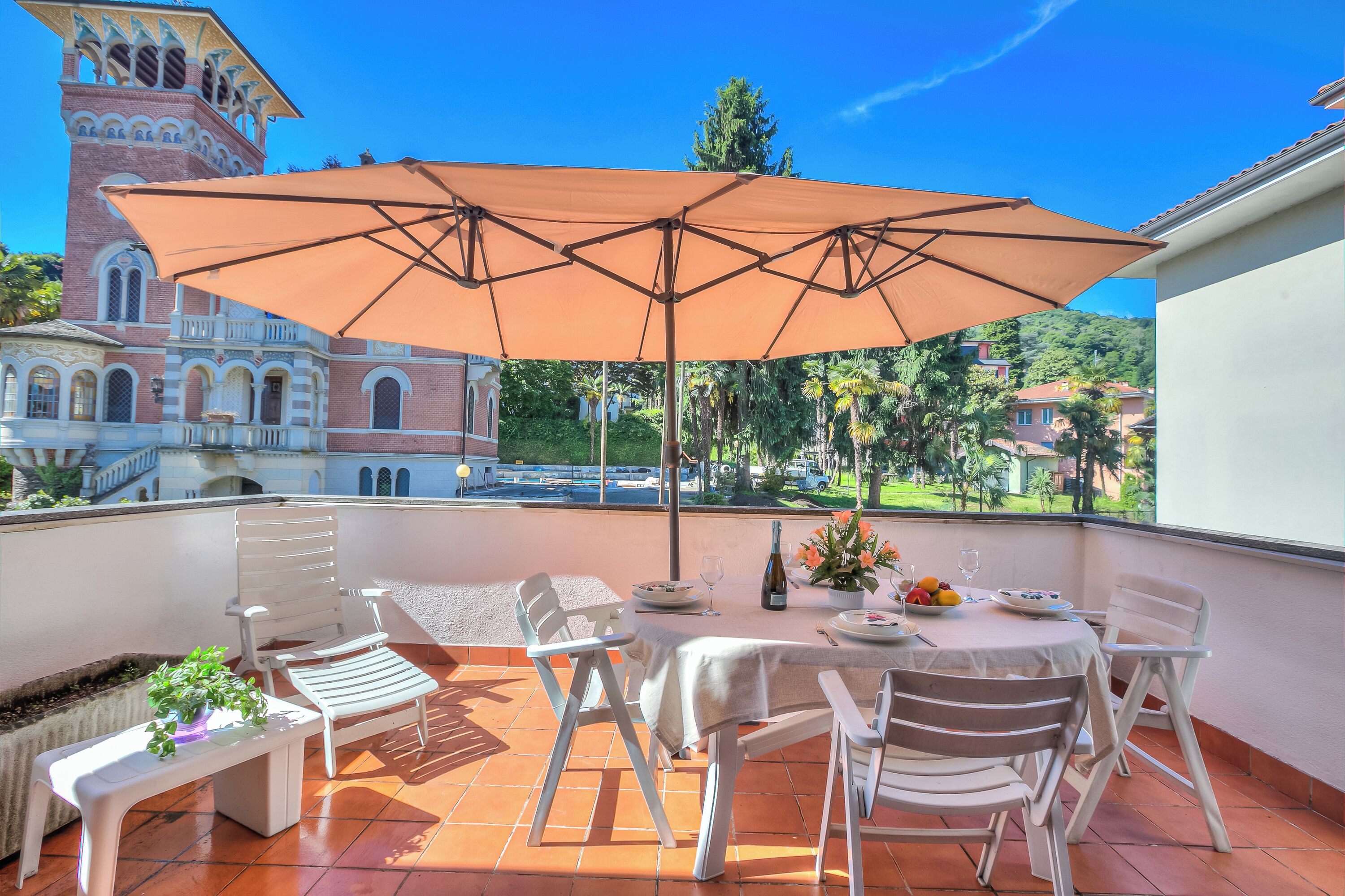 Apartamento família, 2 quartos, sacada (Appartamento Gaya Stresa Center) | Opções para refeição ao ar livre