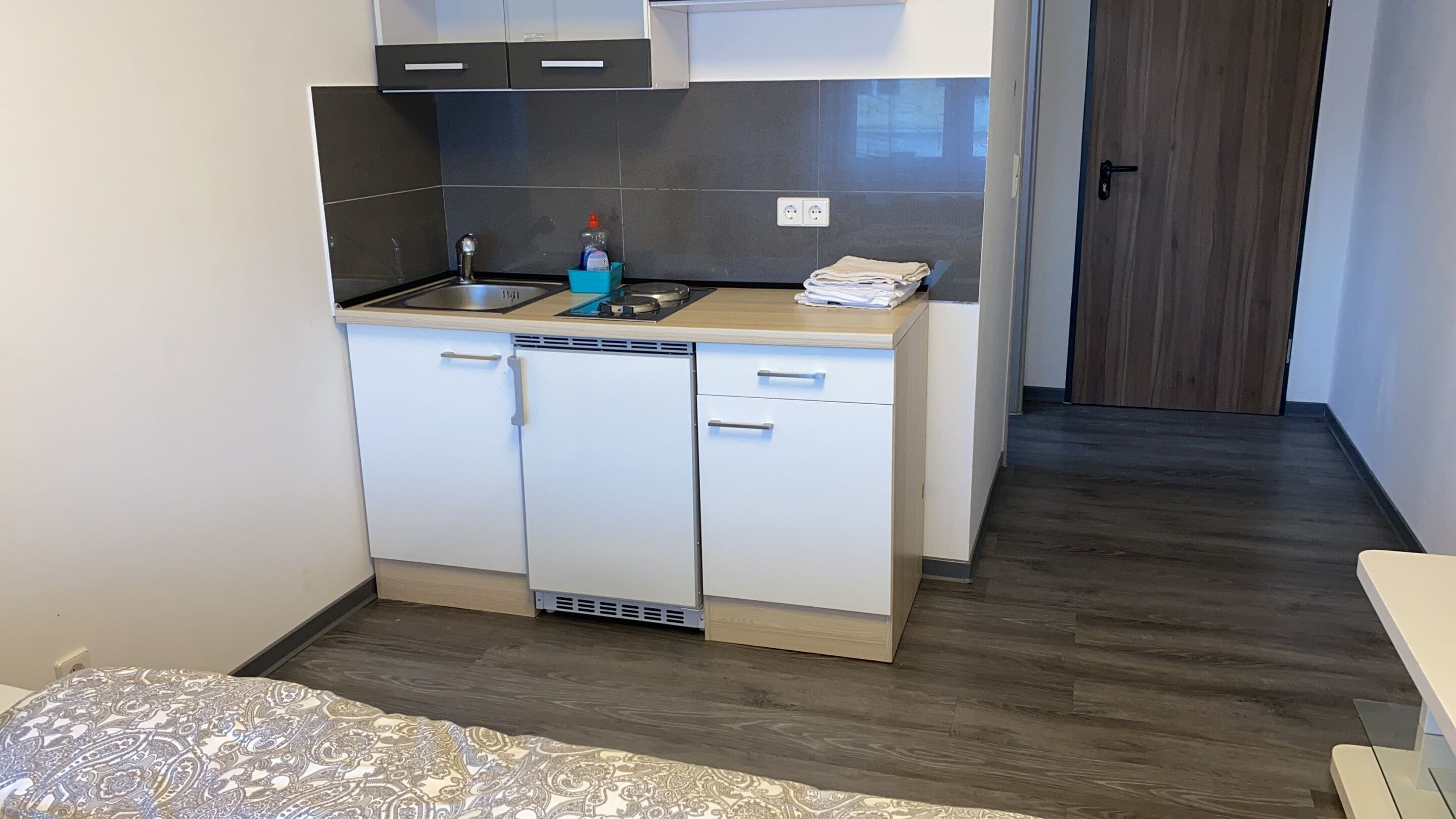 Einzelzimmer, eigenes Bad, Blick auf den Innenhof | Innenbereich