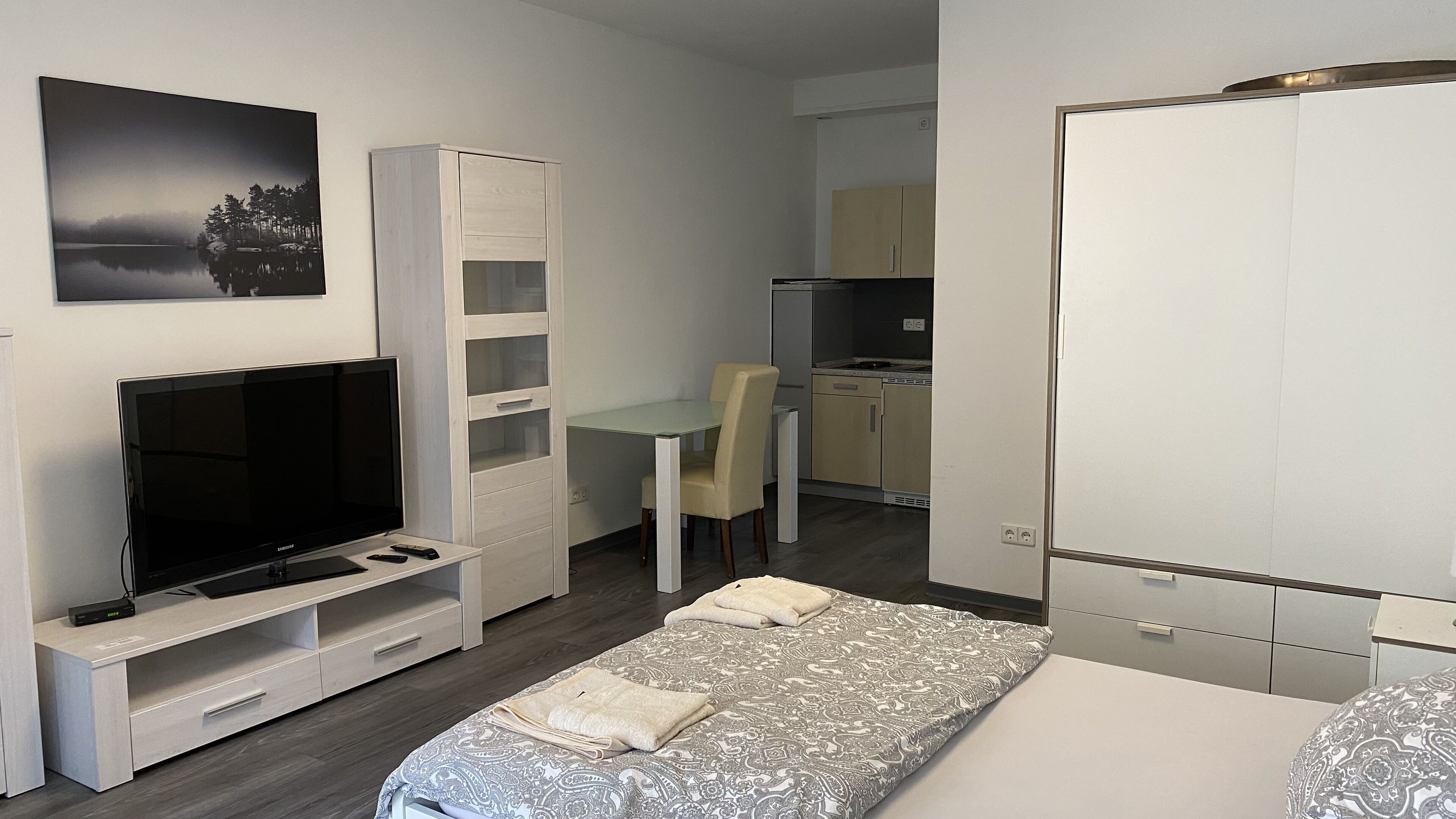 Chambre Double, salle de bains privée, vue cour intérieure | Intérieur