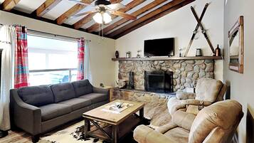 Studio (3 Bedrooms) | Front of property