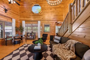 Premium Cabin, 3 Bedrooms, Hot Tub, Mountain View | Living area | 32-inch Smart TV with satellite channels, TV, Netflix
