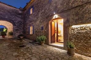 Exterior detail - Can Font - luxury and design in perfection! (Costitx)