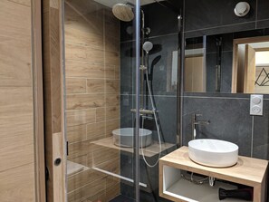 Bathtub