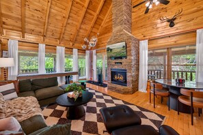 Smart TV, fireplace, Netflix, streaming services