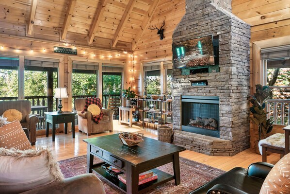 Smart TV, fireplace, Netflix, streaming services