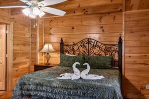 3 bedrooms, desk, iron/ironing board, WiFi