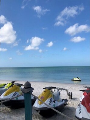 Beach nearby, free beach shuttle, beach towels