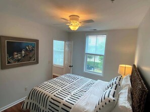 2 bedrooms, iron/ironing board, free WiFi, bed sheets
