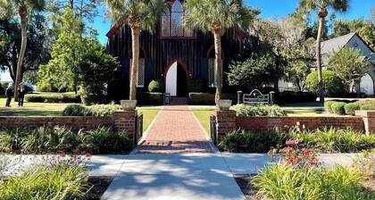 Flat in Old Town Bluffton- History, Art, Dining