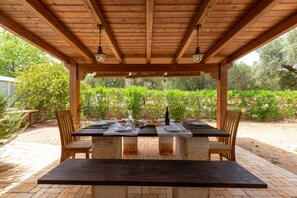 Outdoor dining - Tenuta Sardella by Perle di Puglia (San Michele Salentino)