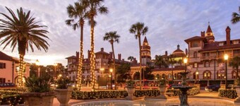 2 Bdrm Ocean view just steps away from Crescent Beach