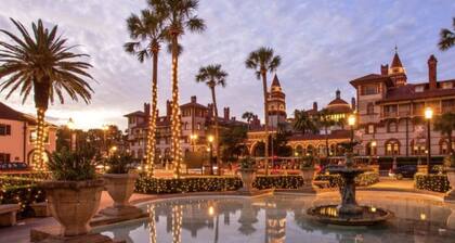 2 Bdrm Ocean view just steps away from Crescent Beach