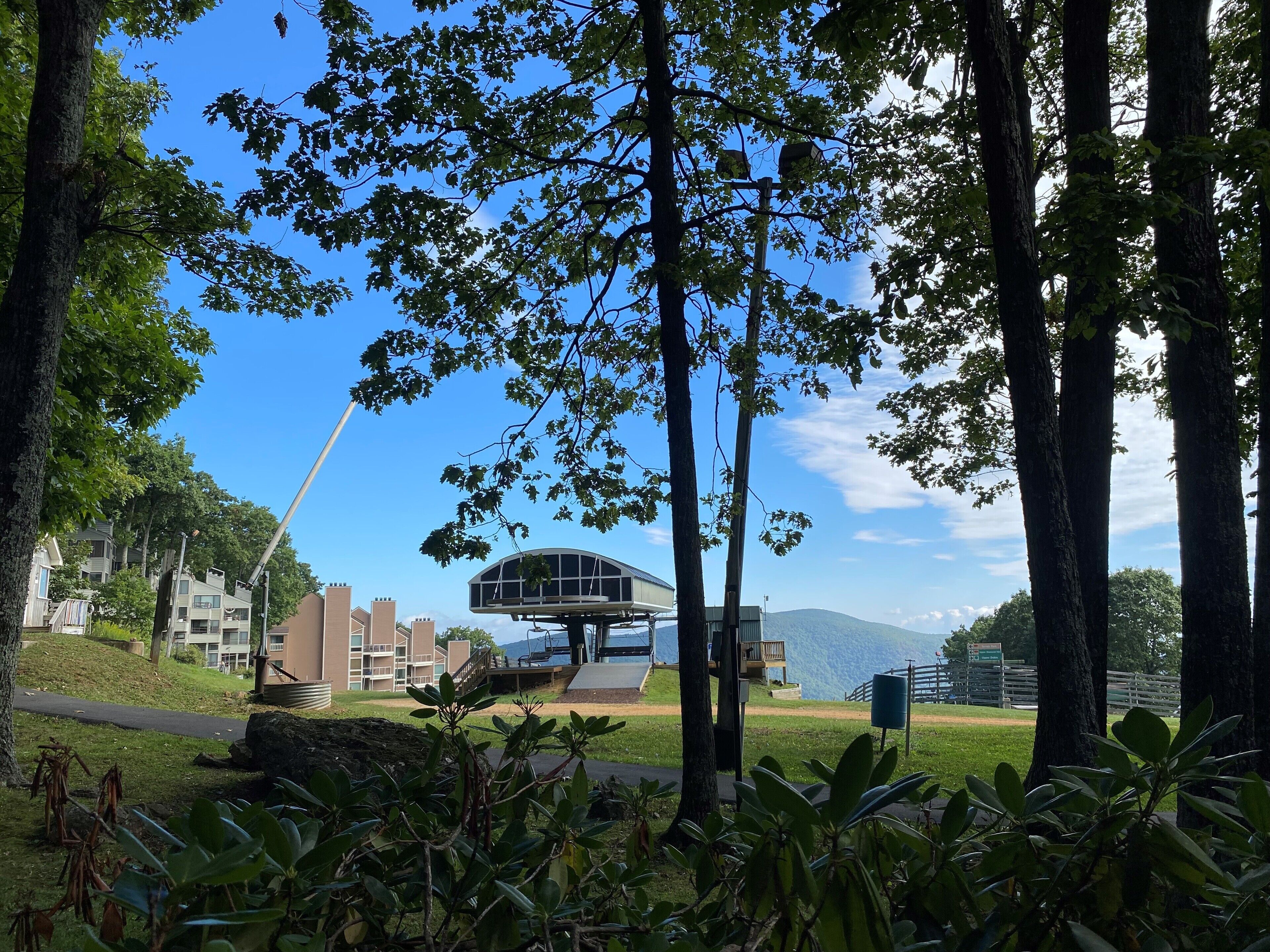 2BR/ 2BA condo at Wintergreen Resort-Right on the slopes! Perfect for hiking!!