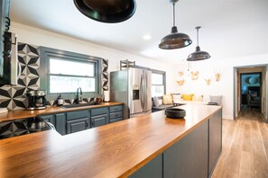 Fridge, microwave, oven, stovetop - Chic Cricket Cottage | 3 Bed, 2 Bath (Dadeville)