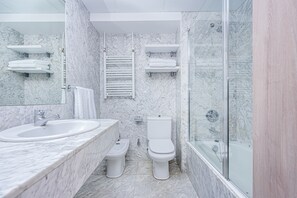 Vasca, bidet, asciugamani