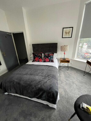Standard Double Room, 2 Twin Beds | Iron/ironing board, bed sheets - Cavehill Castle Hotel (Belfast)