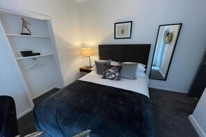Standard Double Room, 2 Twin Beds | Iron/ironing board, bed sheets - Cavehill Castle Hotel (Belfast)
