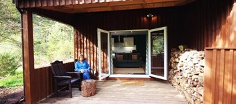 The Cabin at Easter Arr 