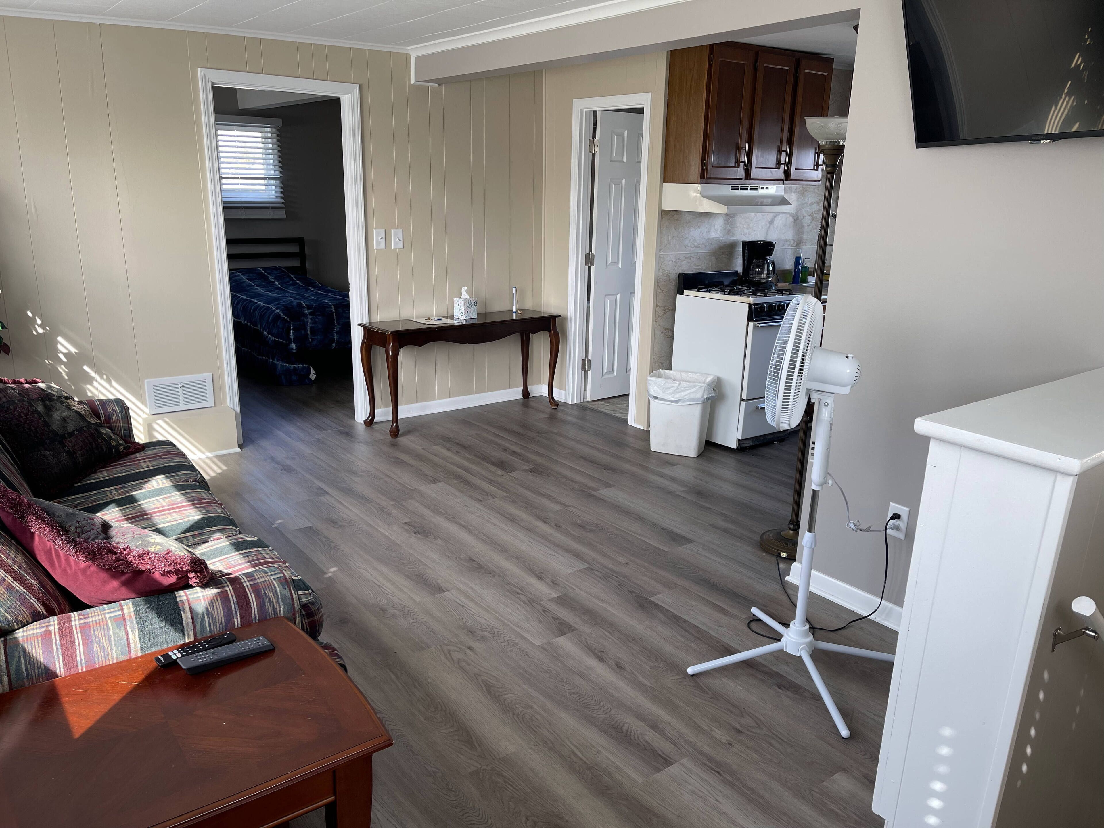 NEW- 1 Bed, 1 Bath, Sleeps, 4, Close To Boat Launch, Recently Renovated, Clean