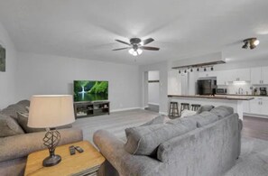 TV, DVD player, video library - Hocking Hills Cedar Ranch Cabin (Logan)