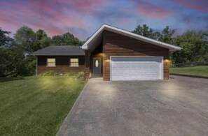Exterior - Hocking Hills Cedar Ranch Cabin (Logan)