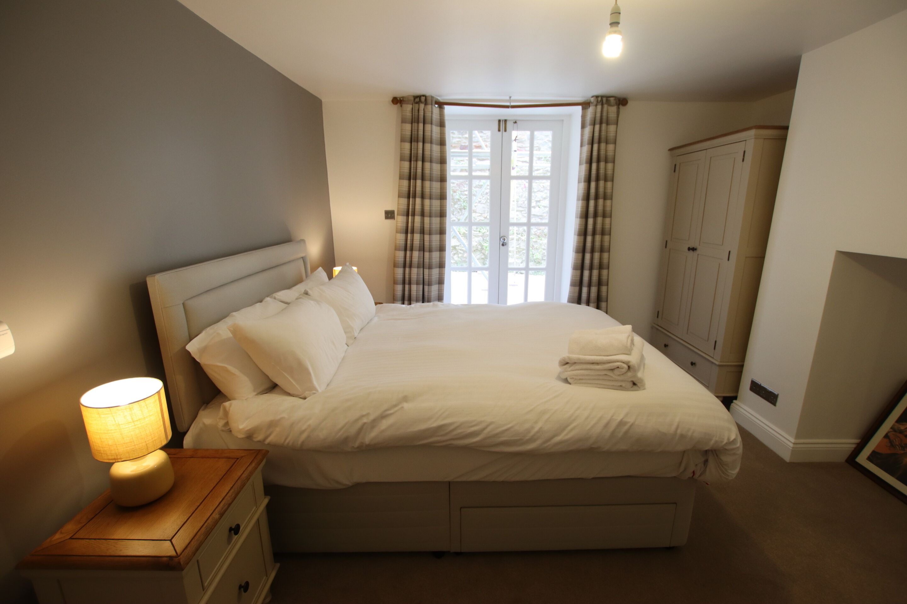 Classic Apartment, Private Bathroom | Interior