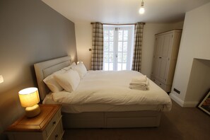 Classic Apartment, Private Bathroom | Interior - Charming Flat With Private Patio in Clifton (Bristol)