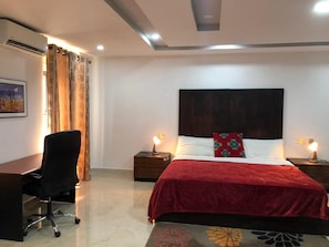 3 bedrooms, iron/ironing board, free WiFi, bed sheets