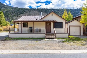 Exterior - Alderman 2a - A cozy, pet-friendly bungalow (June Lake)