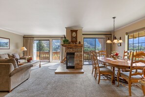 Interior - Interlaken 28, condo with spectacular views. (June Lake)