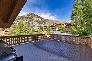 Property grounds - Interlaken 37, remodeled condo with stunning views (June Lake)