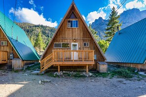 Exterior - Four Seasons Cabin 2 (June Lake)