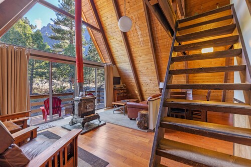 Four Seasons Cabin 3 with Sierra views