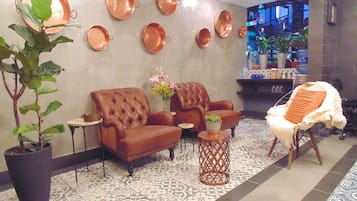 32-inch plasma TV with digital channels