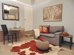 슈피리어 더블룸 | 오리/거위털 이불, 미니바, 각각 다른 스타일의 인테리어, 각각   다르게 가구 비치