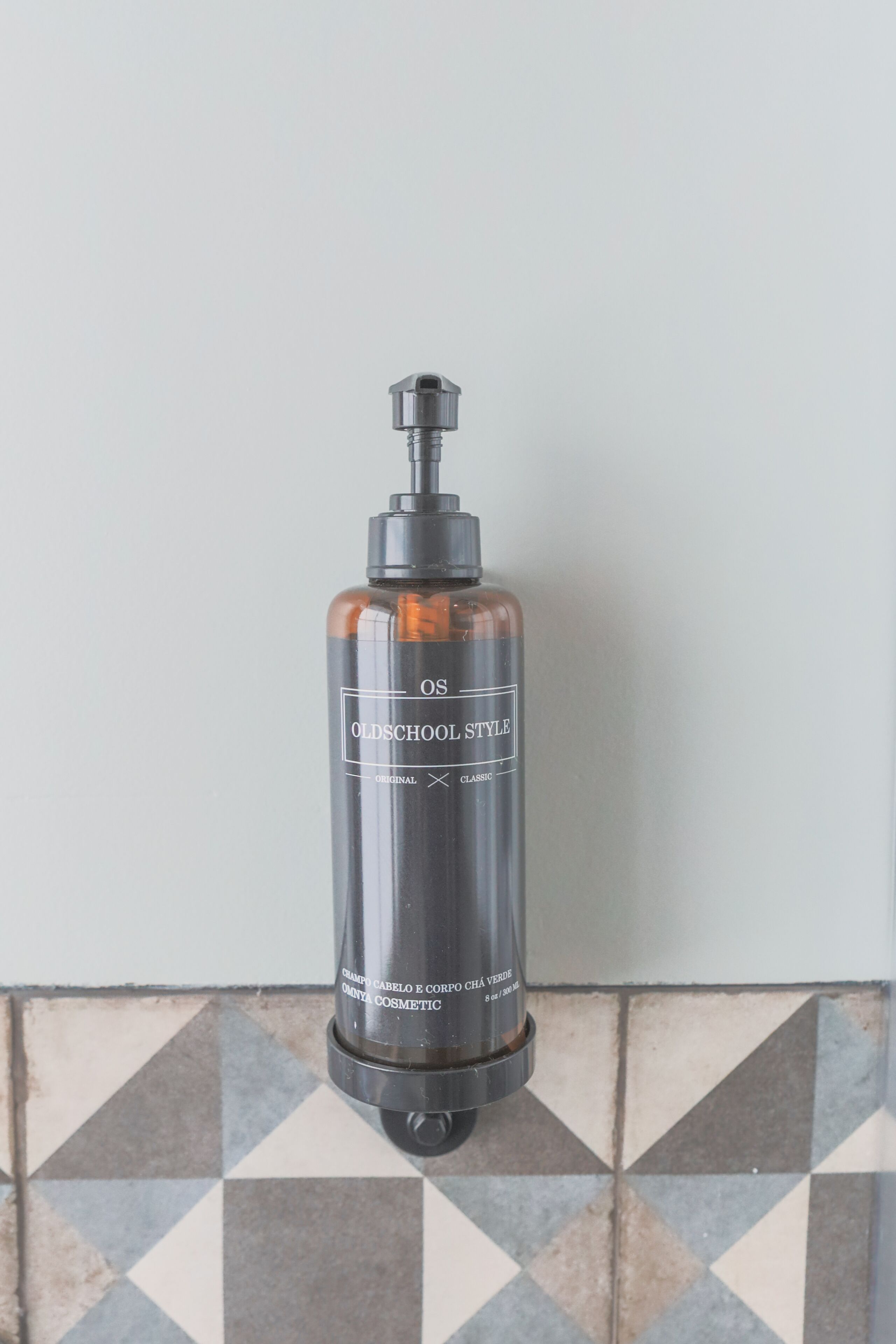 twin room | bathroom | towels, shampoo