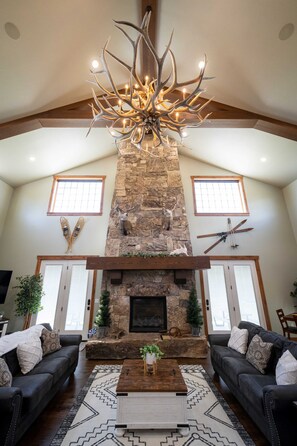 Interior - Red Barn Retreat in the Heart of Bloomington  (Bloomington)
