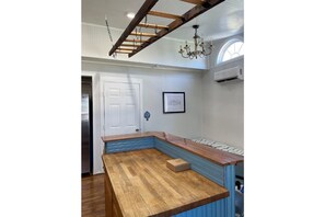 Interior - Reelin&Relaxin Spacious Farmhouse Reedville, VA Sleeps 8: 3 Bdrm 2 full bathroom (Reedville)