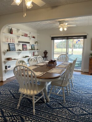 Dining - Reelin&Relaxin Spacious Farmhouse Reedville, VA Sleeps 8: 3 Bdrm 2 full bathroom (Reedville)