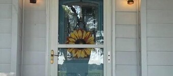 Reelin&Relaxin Spacious Farmhouse Reedville, VA Sleeps 8: 3 Bdrm 2 full bathroom
