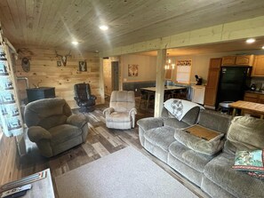 スマートテレビ、DVD プレーヤー、ビデオライブラリ