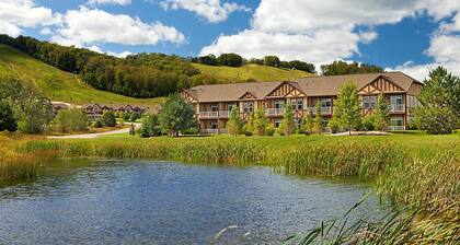 Perfect skiing for 2 families/extra privacy with 2+1BR Combined