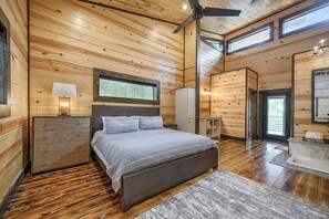 2 soverom, strykejern/-brett, wi-fi og sengetøy