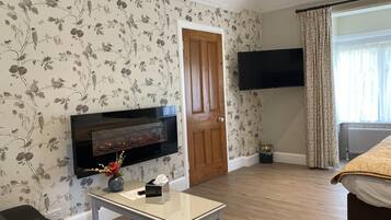 Family Suite, Ensuite, Garden View | Interior