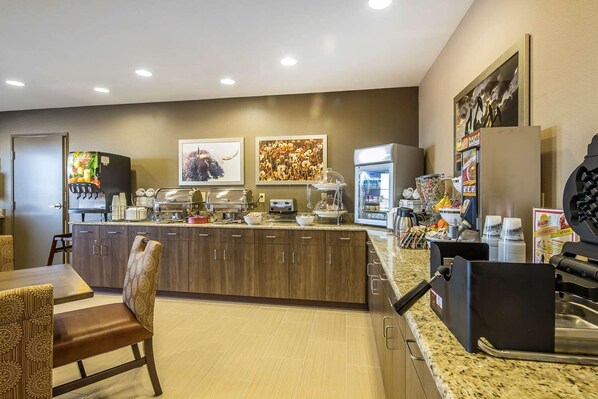 Dining - Suburban Studios Midland I-20 (Midland)