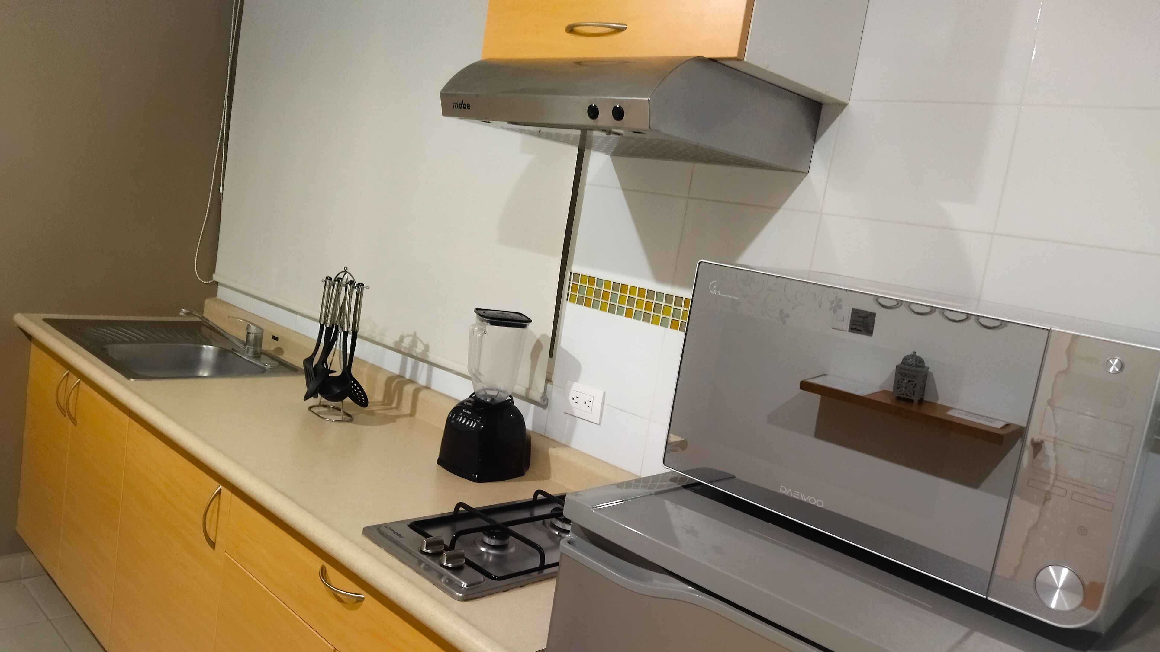 standard single room | private kitchen | oven, blender, griddle, cookware/dishes/utensils