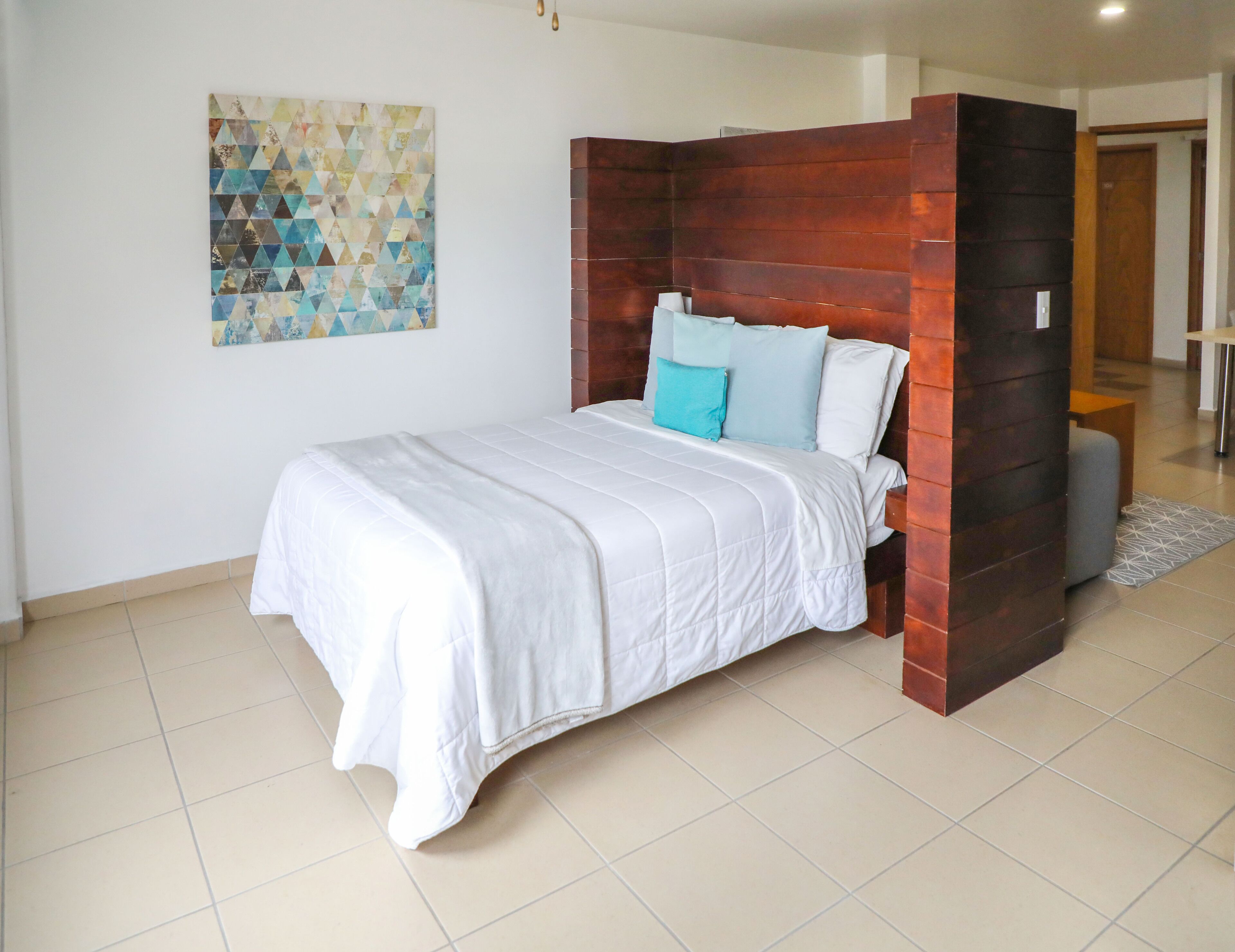 standard single room | premium bedding, down duvets, laptop workspace, iron/ironing board